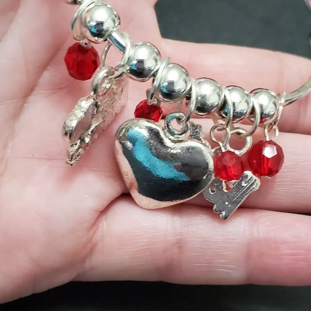 Child's silver tone valentine bracelet 6